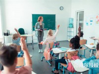重庆舞蹈学校2025年招生的专业有哪些