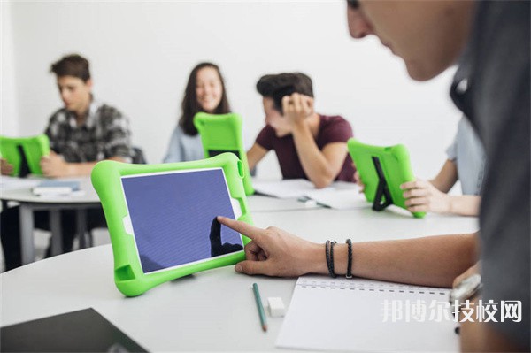 贵州省电子信息高级技工学校2023年招生的专业有哪些