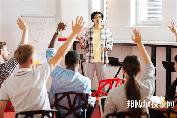 云南省曲靖应用技术学校2023年招生的专业有哪些