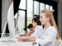 新疆工业经济学校2025年招生的专业有哪些